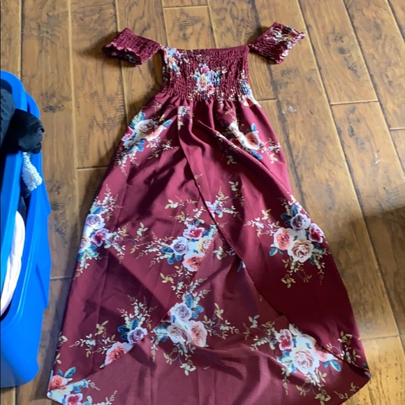 Burgundy off the shoulder maxi dress - Picture 4 of 4